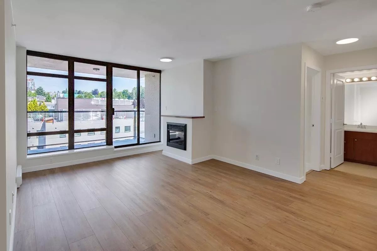Living Room Photo of 1101 610 Victoria Street, New Westminster, BC