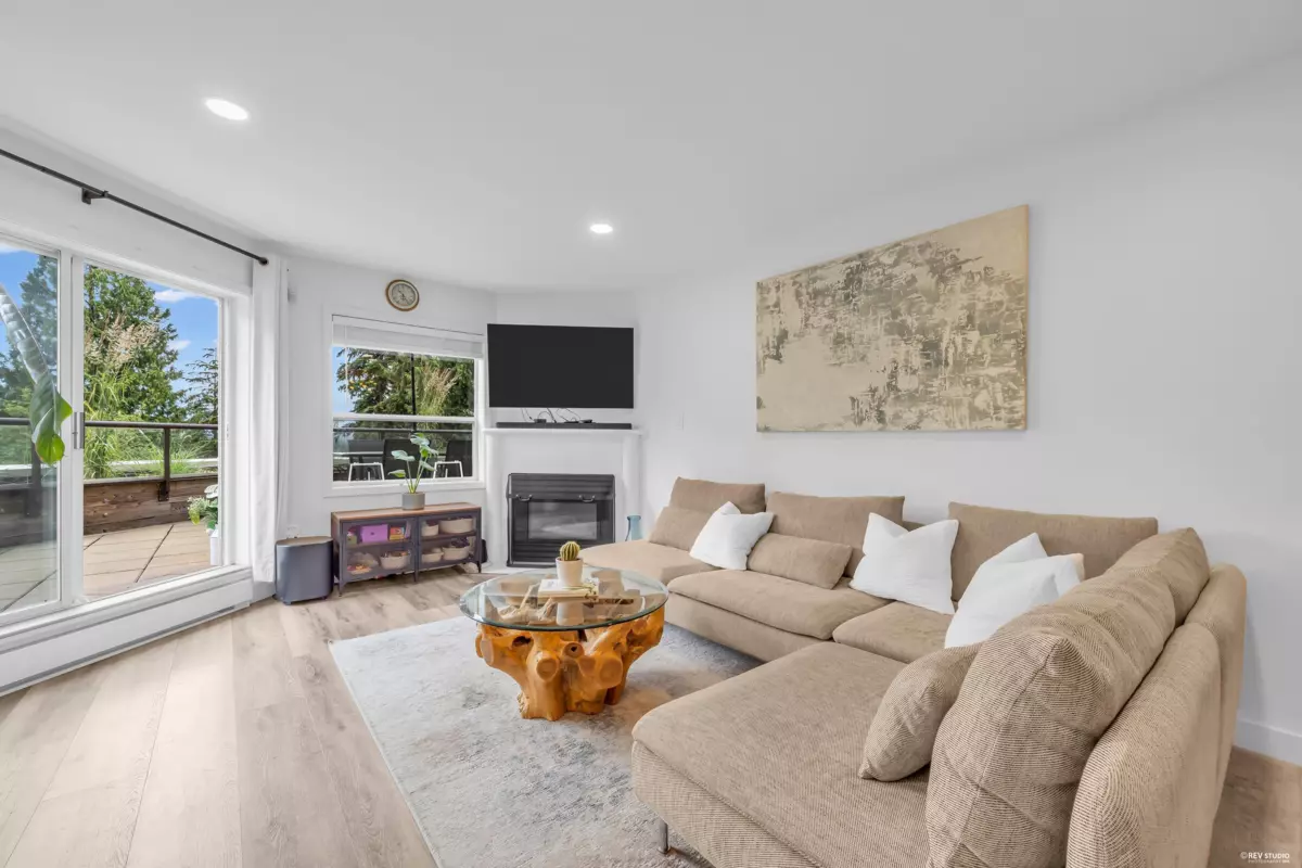 Family Room Photo of 604 1500 Ostler Court, North Vancouver, BC