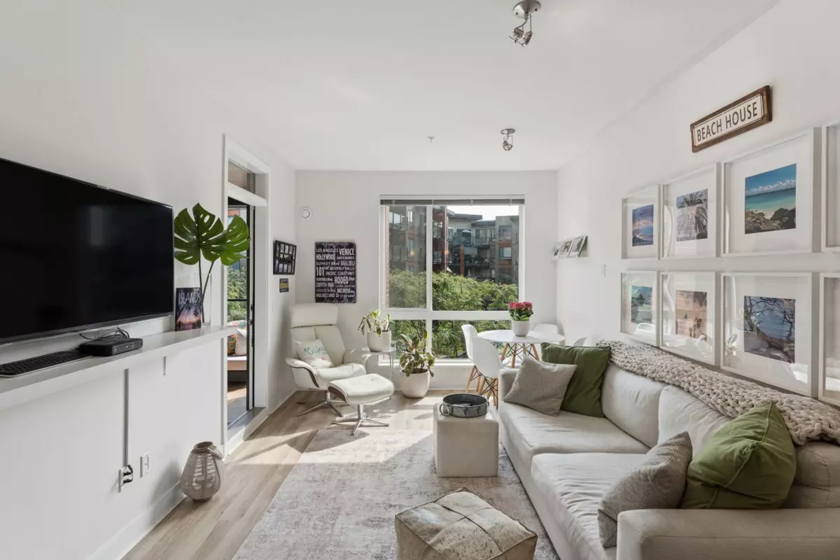 Family Room Photo of 312 733 W 3rd Street, North Vancouver, BC