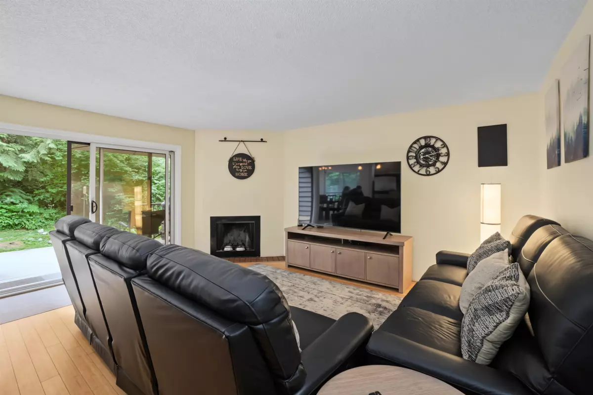 Dining Area Photo of 3381 William Avenue, Vancouver, BC