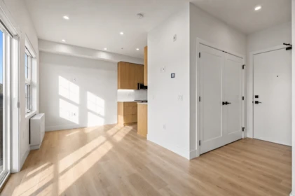 Walk-In Closet Photo of 403 46187 Thomas Road, Chilliwack, BC
