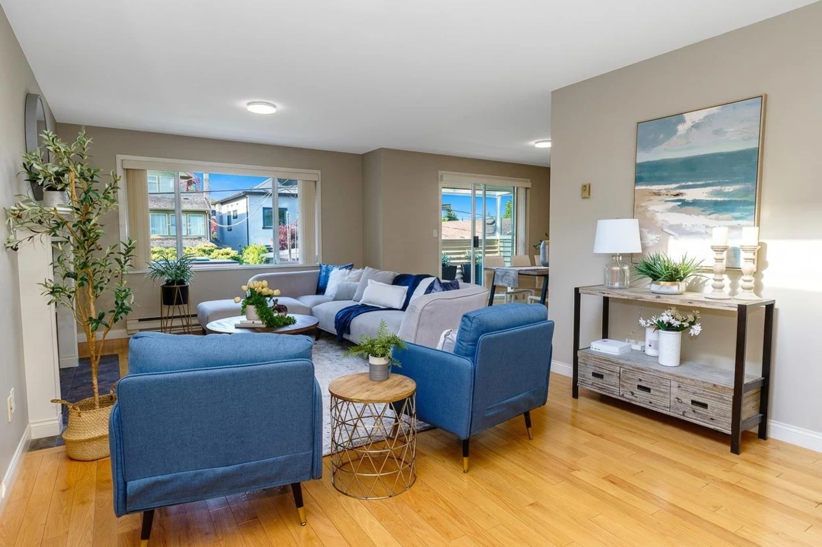 Family Room Photo of 1921 Creelman Avenue, Vancouver, BC