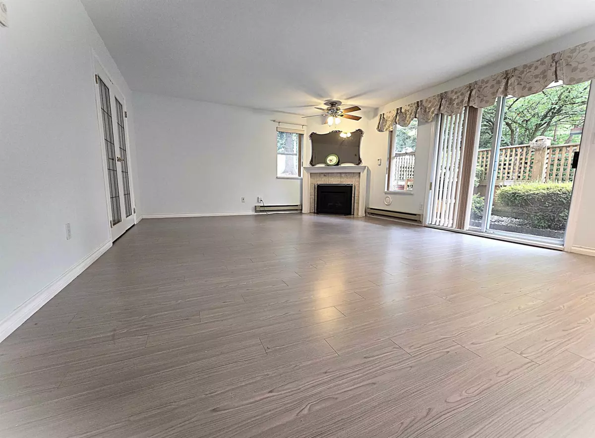 Family Room Photo of 101 5565 Barker Avenue, Burnaby, BC