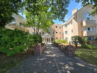 101 5565 Barker Avenue, Burnaby, BC, Burnaby — Apartment/Condo for sale
