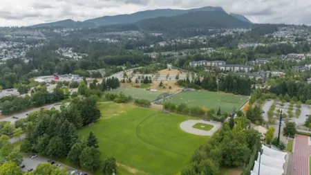 Garden / Landscaping Photo of 202 3082 Dayanee Springs Boulevard, Coquitlam, BC