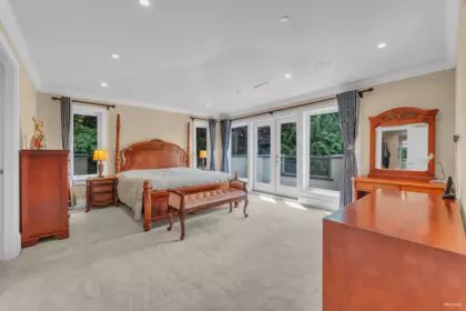 Entry Foyer Photo of 1835 Mathers Avenue, West Vancouver, BC