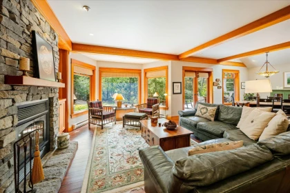 9583 Emerald Drive, Whistler, BC, Whistler — Single Family Residence for sale