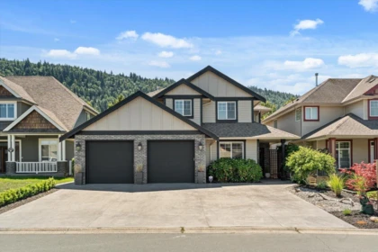 44522 Mclaren Drive, Chilliwack, BC, Chilliwack — Single Family Residence for sale