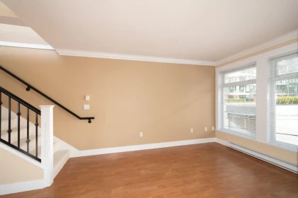 304 152 E 12th Street, North Vancouver, BC, North Vancouver — Apartment/Condo for sale