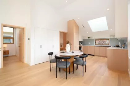 Kitchen Island Photo of 3122 W 11th Avenue, Vancouver, BC