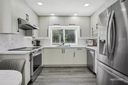 Breakfast Nook Photo of 1 19236 119 Avenue, Pitt Meadows, BC