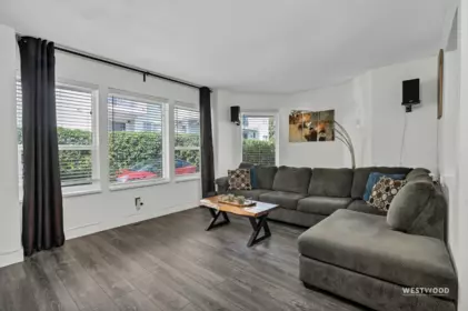 Kitchen Photo of 1 19236 119 Avenue, Pitt Meadows, BC