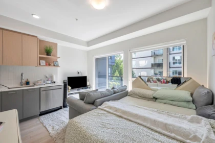 Kitchen Photo of 212 10777 138 Street, Surrey, BC