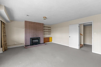 Laundry Room Photo of 1850 Rosebery Avenue, West Vancouver, BC