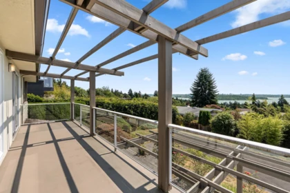Staircase Photo of 1850 Rosebery Avenue, West Vancouver, BC