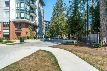 414 3438 146a Street, Surrey, BC, Surrey — Apartment/Condo for sale