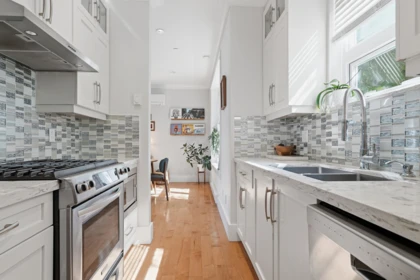 1820 Woodland Drive, Vancouver, BC, Vancouver — Half Duplex for sale