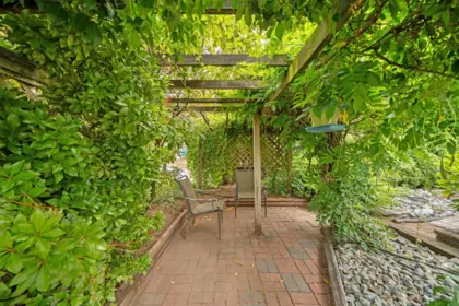 Garden / Landscaping Photo of 20240 121 Avenue, Maple Ridge, BC