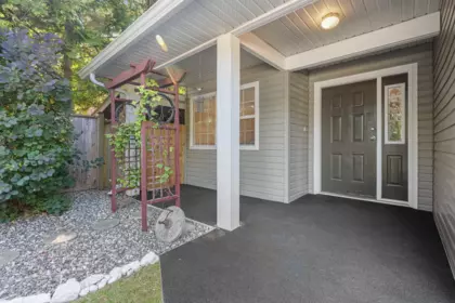 63920 Flood Hope Road, Hope, BC, Hope — Single Family Residence for sale
