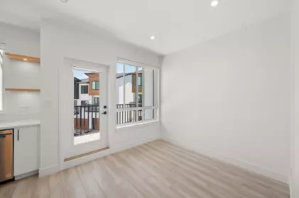 Entry Foyer Photo of 13 17538 100 Avenue, Surrey, BC