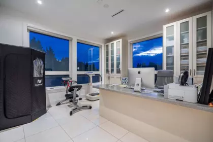 Entry Foyer Photo of 5876 Buckingham Avenue, Burnaby, BC