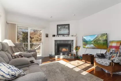 Breakfast Nook Photo of 47360 Mountain Park Drive, Chilliwack, BC