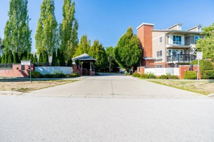 18 19505 68a Avenue, Surrey, BC, Surrey — Townhouse for sale