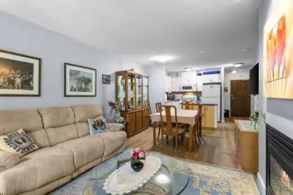 205 175 W 1st Street, North Vancouver, BC, North Vancouver — Apartment/Condo for sale