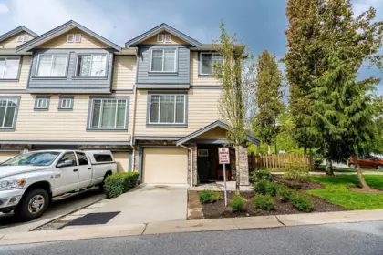 Garden / Landscaping Photo of 1 18818 71 Avenue, Surrey, BC