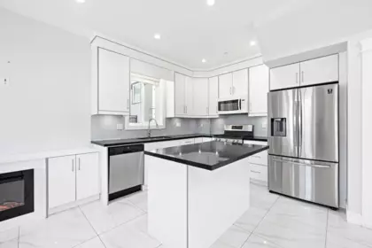 1 2430 E 41 Street, Vancouver, BC, Vancouver — Half Duplex for sale