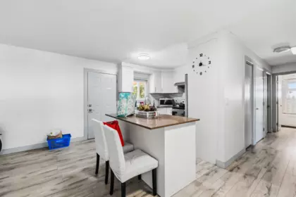 Kitchen Island Photo of 14742 106a Avenue, Surrey, BC