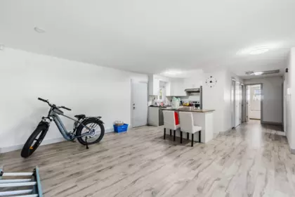 Kitchen Photo of 14742 106a Avenue, Surrey, BC