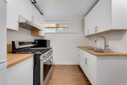 Mudroom Photo of 5578 Oakglen Drive, Burnaby, BC