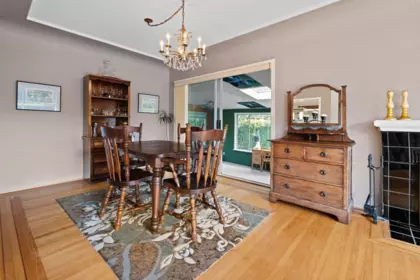 Breakfast Nook Photo of 3455 Highland Boulevard, North Vancouver, BC
