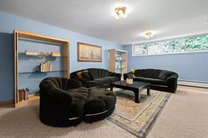 Entry Foyer Photo of 3455 Highland Boulevard, North Vancouver, BC