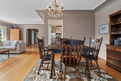 Kitchen Island Photo of 3455 Highland Boulevard, North Vancouver, BC