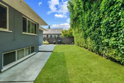 Swimming Pool Photo of 3455 Highland Boulevard, North Vancouver, BC