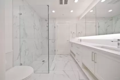 Guest Bathroom Photo of 507 22633 Selkirk Avenue, Maple Ridge, BC