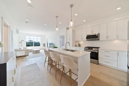 Kitchen Photo of 507 22633 Selkirk Avenue, Maple Ridge, BC