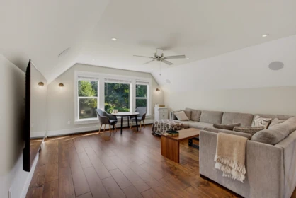 Hot Tub / Spa Photo of 25126 58 Avenue, Langley, BC