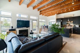 301 1075 W 1st Street, North Vancouver, BC
