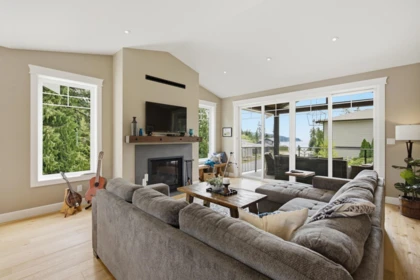 Living Room Photo of 9336 Jorgensen Place, Halfmoon Bay, BC