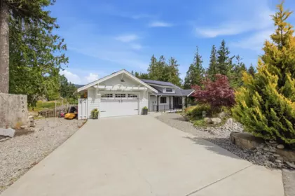 Outdoor Kitchen Photo of 9336 Jorgensen Place, Halfmoon Bay, BC