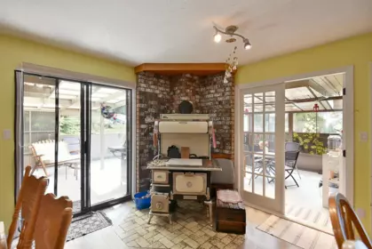 Breakfast Nook Photo of 6450 Jasper Road, Sechelt, BC