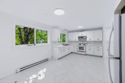 Kitchen Island Photo of 31753 Hillcrest Avenue, Mission, BC