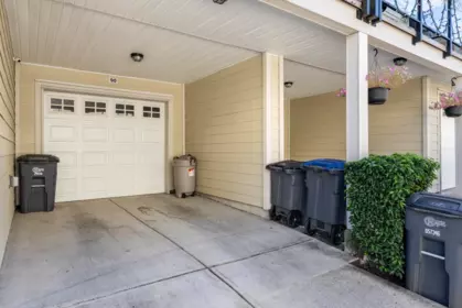 Front Yard Photo of 90 13670 62 Avenue, Surrey, BC