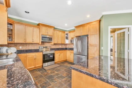 Kitchen Island Photo of 16215 79a Avenue, Surrey, BC
