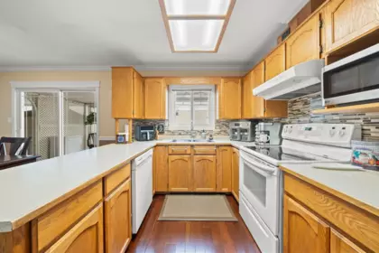 Family Room Photo of 6 8078 King George Boulevard, Surrey, BC