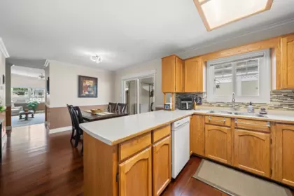 Kitchen Photo of 6 8078 King George Boulevard, Surrey, BC