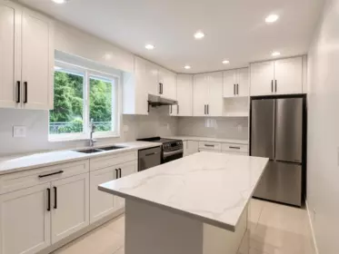 Kitchen Island Photo of 13768 32 Avenue, Surrey, BC